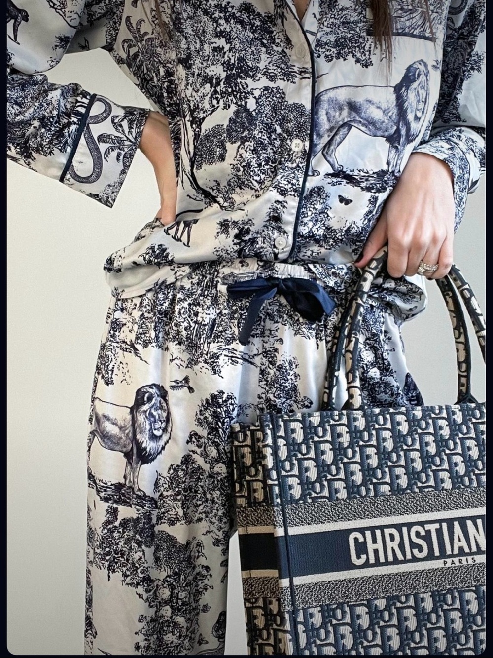 NWT EllandEmm Navy & White Toile Satin Pajama Set- Medium